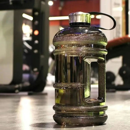 MyGiftHome 2L Large Capacity Sports Water Bottle